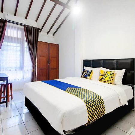SPOT ON 2107 Ijo Pupus Syariah Residence Baturetno Luaran gambar