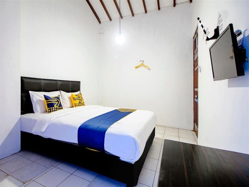 SPOT ON 2107 Ijo Pupus Syariah Residence Baturetno Luaran gambar