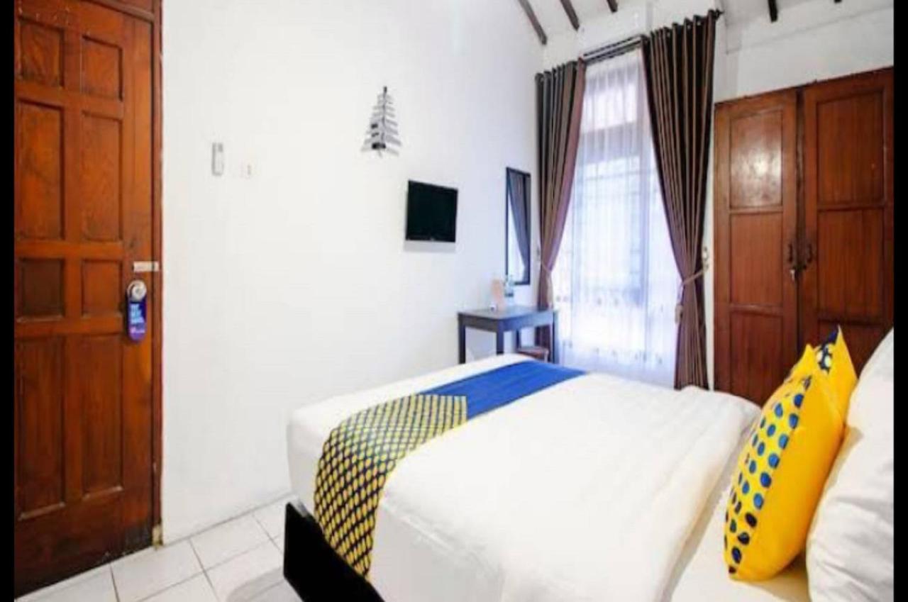 SPOT ON 2107 Ijo Pupus Syariah Residence Baturetno Luaran gambar
