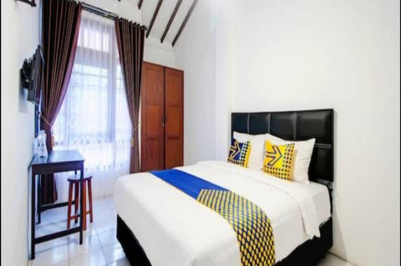 SPOT ON 2107 Ijo Pupus Syariah Residence Baturetno Luaran gambar