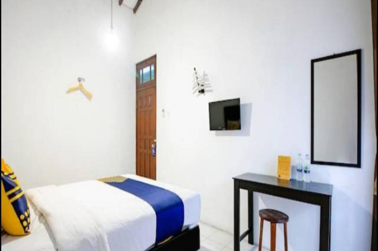SPOT ON 2107 Ijo Pupus Syariah Residence Baturetno Luaran gambar